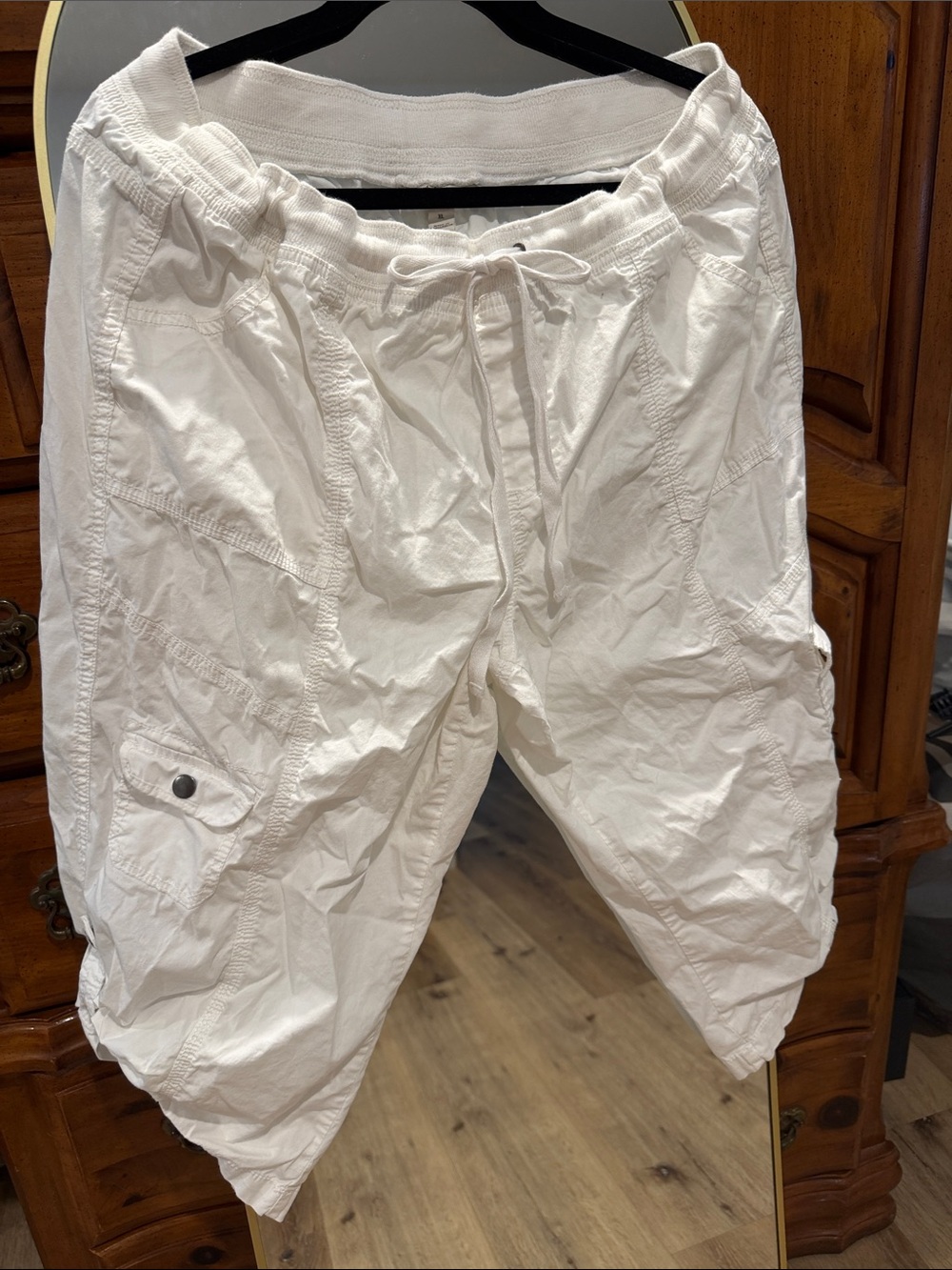 D30 Style & Co. White Cargo Drawstring Capri Pants